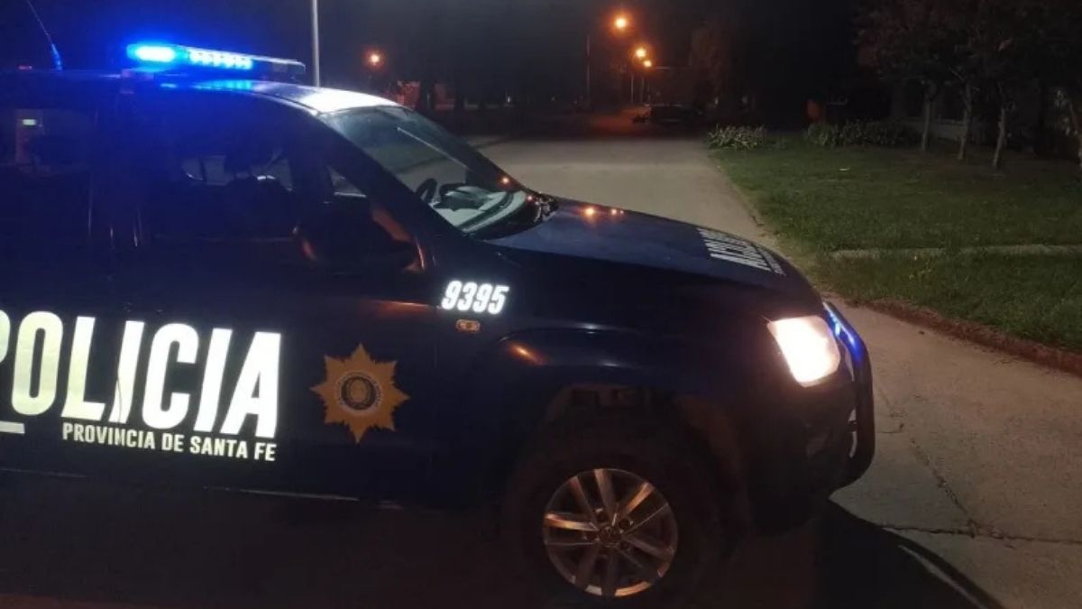 Ocurrió durante la madrugada de este miércoles. Una adolescente de 16 años que viajaba como acompañante permanece internada.