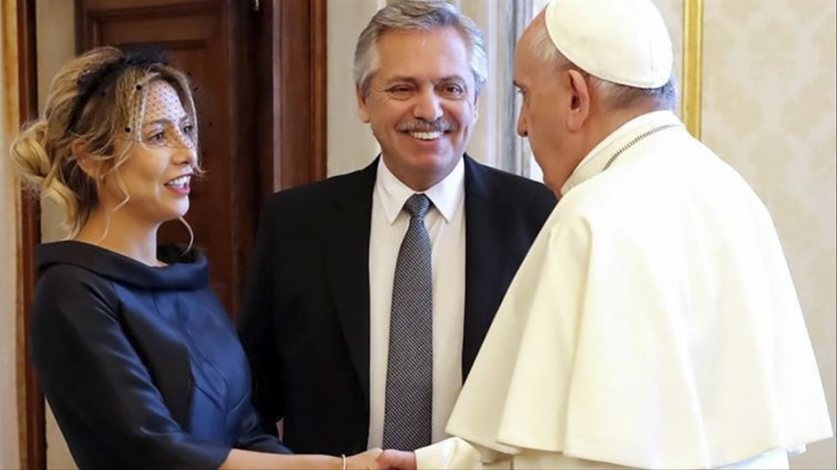 Fabiola Yáñez, Alberto Fernández y el Papa Francisco.