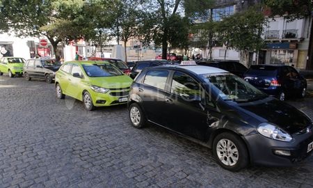 Taxistas y remiseros de la ciudad sufren por igual la ola de robos Taxistas y remiseros de la ciudad sufren por igual la ola de robos