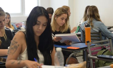 Este año se suman varias propuestas, para cursar de forma virtual, a la oferta académica de la Universidad del Gran Rosario (UGR). Este año se suman varias propuestas, para cursar de forma virtual, a la oferta académica de la Universidad del Gran Rosario (UGR).
