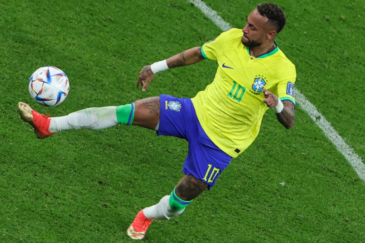 Neymar con la camiseta número 10 de la Selección de Brasil.