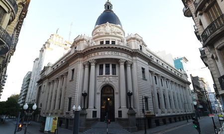La gestión de Miguel Simioni en la Bolsa rosarina comienza con una renovación importante en el directorio de la entidad. La gestión de Miguel Simioni en la Bolsa rosarina comienza con una renovación importante en el directorio de la entidad.