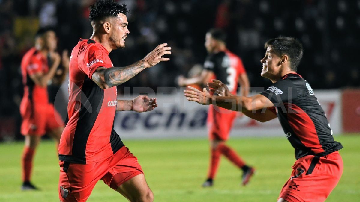 Colón ganó en casa y es líder de la zona B.