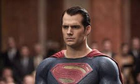 Henry Cavill dejaría de interpretar a Superman para irse a Marvel. Henry Cavill dejaría de interpretar a Superman para irse a Marvel.