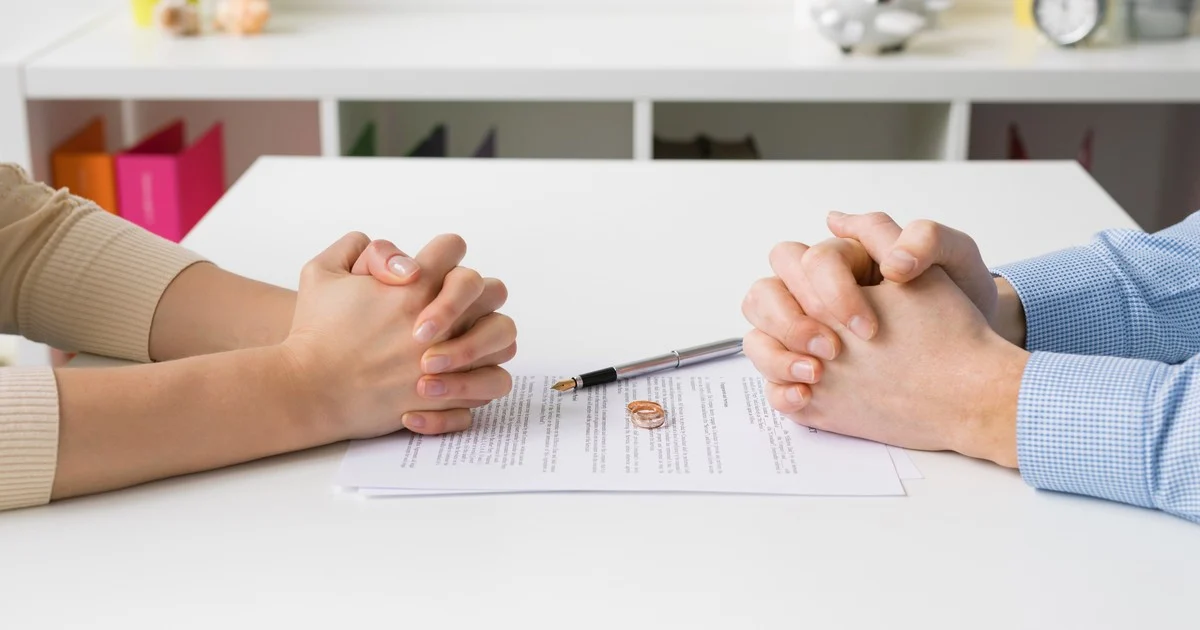 El divorcio fue un proceso complicado que llevó más de tres años y medio poder finalizarlo, dice el hombre.