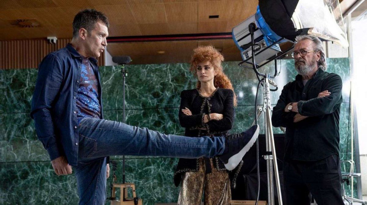 De qué trata "Competencia oficial".