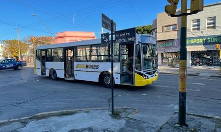 Se supo quién es el joven fallecido tras caer de un colectivo de la Línea 14 Se supo quién es el joven fallecido tras caer de un colectivo de la Línea 14
