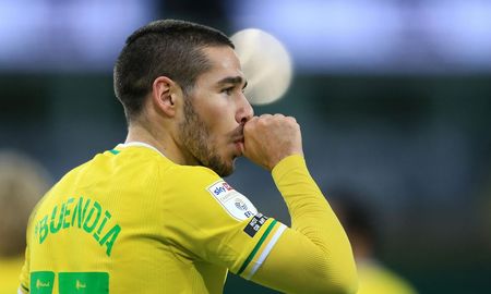 Emiliano Buendía seguirá su carrera en la Premier League de Inglaterra jugando con el Aston Villa de Emiliano Martínez. Emiliano Buendía seguirá su carrera en la Premier League de Inglaterra jugando con el Aston Villa de Emiliano Martínez.