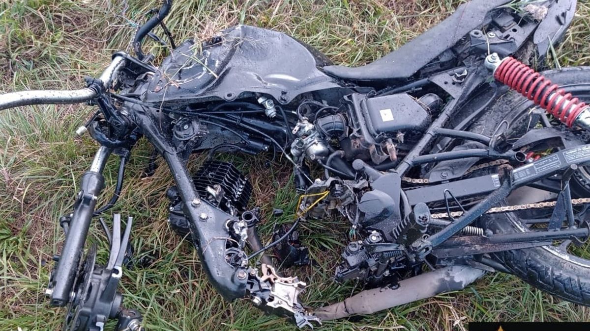El conductor de la motocicleta falleció tras el impacto.