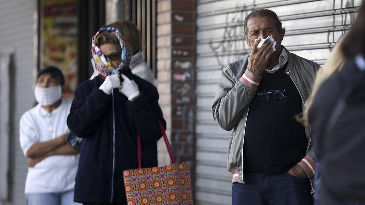 Argentina tiene m&aacute;s de 6 mil muertos por covid y m&aacute;s de 300 mil contagiados.