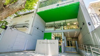 Banco Santa Fe inauguró una sucursal sobre el Boulevard Oroño de Rosario con un enfoque innovador y tecnológico