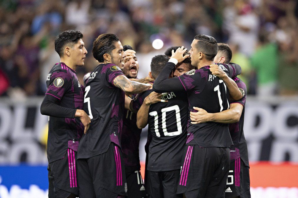 México venció 2-1 a Canadá y avanzó a la final de la Copa de Oro de la Concacaf