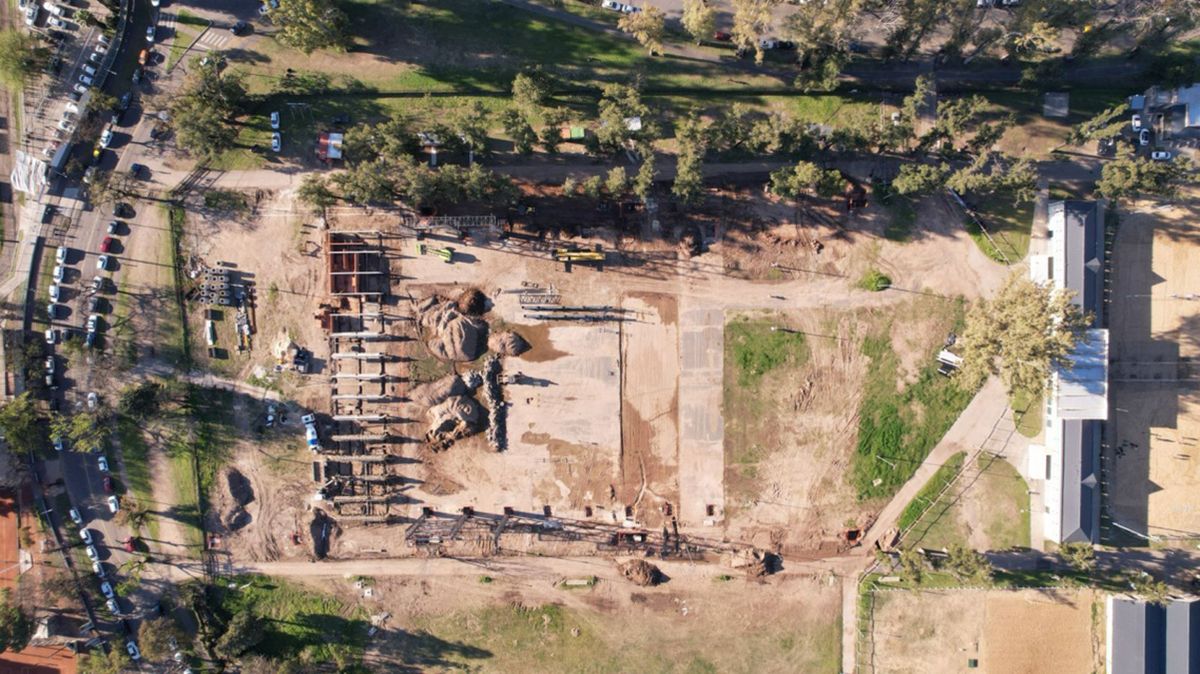 Así se ven desde el aire las obras del nuevo Estadio Multipropósito Arena, que se levanta en el predio de la ex Rural de Rosario. Así se ven desde el aire las obras del nuevo Estadio Multipropósito Arena, que se levanta en el predio de la ex Rural de Rosario.