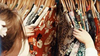 Para que bajen los precios de ropa y calzado, el Gobierno baja aranceles a la importación