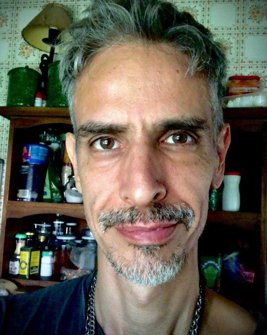 Guillermo Bonetto de "Los Cafres" se alejó de los escenarios por un problema de salud.