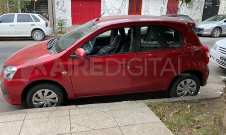 Ciudad de Santa Fe: rompieron un vidrio y robaron un equipo de mate del interior de un auto Ciudad de Santa Fe: rompieron un vidrio y robaron un equipo de mate del interior de un auto