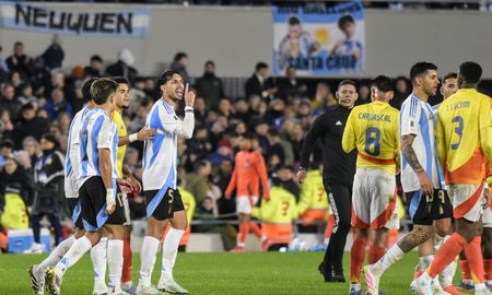 Otamendi y Ríos se sacaron chispas luego del empate 1 a 1 entre Argentina y Colombia. Otamendi y Ríos se sacaron chispas luego del empate 1 a 1 entre Argentina y Colombia.