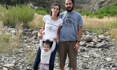 Se separaron, él pedaleó 1.700 kilómetros para encontrarla y hoy viven juntos con una hija en el Sur