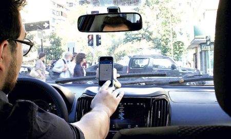 Violenta discusión entre un pasajero y un chofer en Córdoba. Violenta discusión entre un pasajero y un chofer en Córdoba.