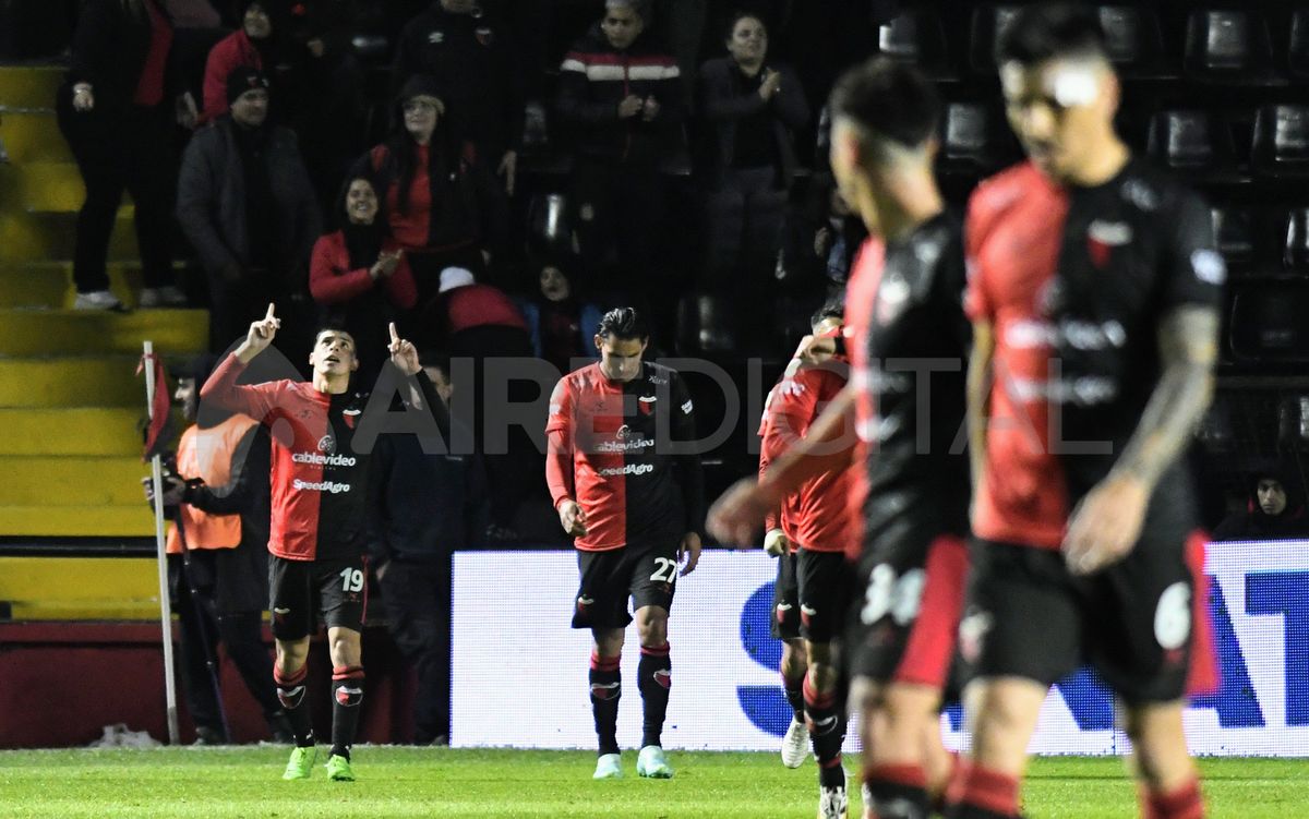 Tomás Galván puso el 2 a 0 para Colón ante Gimnasia. Tomás Galván puso el 2 a 0 para Colón ante Gimnasia.