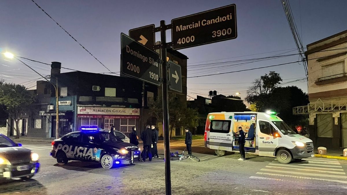 Accidente en Santa Fe: un auto atropelló una bicicleta en la que trasladaban a un niño con guardapolvo