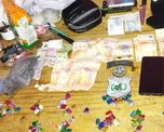 En el operativo se secuestró estupefacientes, una balanza, celulares y un cuchillo. En el operativo se secuestró estupefacientes, una balanza, celulares y un cuchillo.