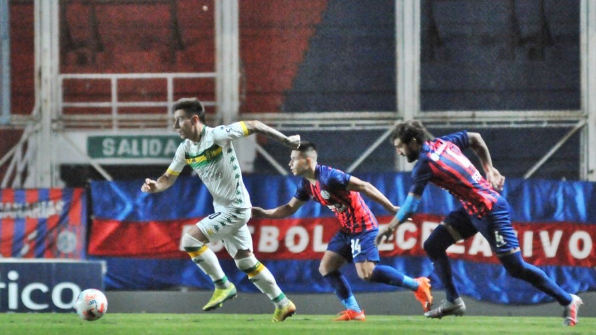 Aldosivi venció con goles de Francisco Grahl y Rodrigo Conteras. Para San Lorenzo marcó Franco Di Santo.