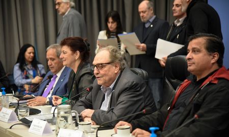 Empezó el debate por las modificaciones al impuesto a las Ganancias en la Cámara de Diputados. Empezó el debate por las modificaciones al impuesto a las Ganancias en la Cámara de Diputados.