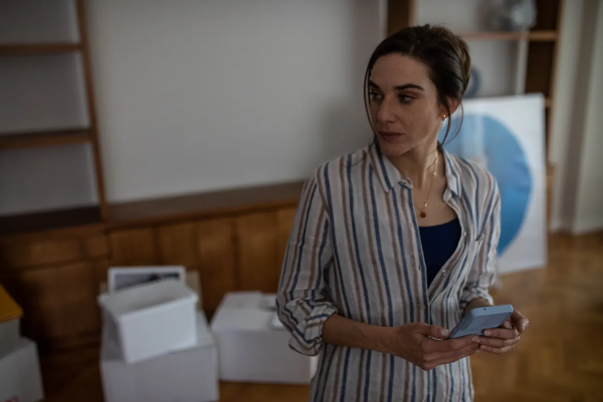 Lucila Morris (María Abadi), la famosa titular de una ONG. Lucila Morris (María Abadi), la famosa titular de una ONG.