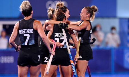Las Leonas enfrentan este viernes a Países Bajos por medalla de oro de los Juegos Olímpicos de Tokio. Las Leonas enfrentan este viernes a Países Bajos por medalla de oro de los Juegos Olímpicos de Tokio.