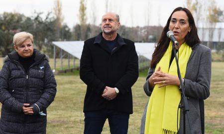 Perotti, Gonnet y Clérici en la inauguración del Parque Fotovoltaico de la empresa Nova. Perotti, Gonnet y Clérici en la inauguración del Parque Fotovoltaico de la empresa Nova.