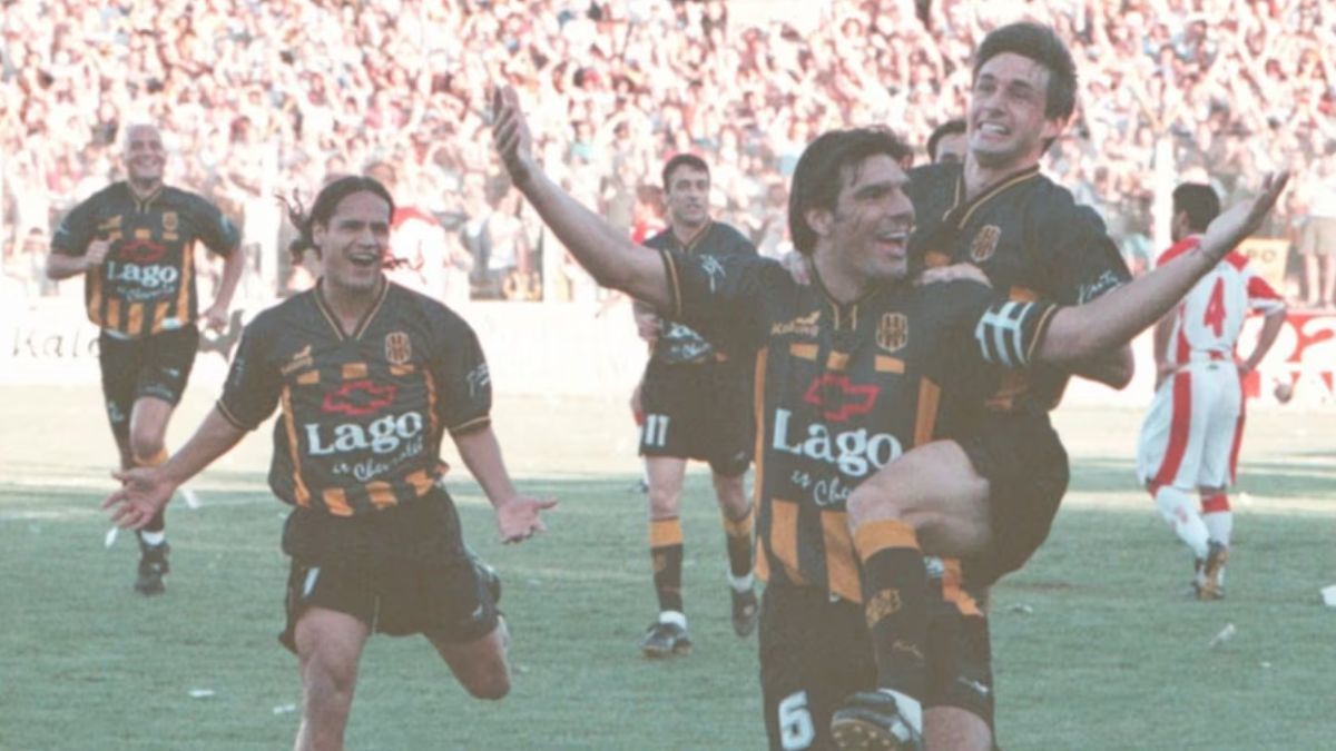 Dolor en el fútbol: murió Ceferino Díaz, ex jugador de Unión y Olimpo. Dolor en el fútbol: murió Ceferino Díaz, ex jugador de Unión y Olimpo.