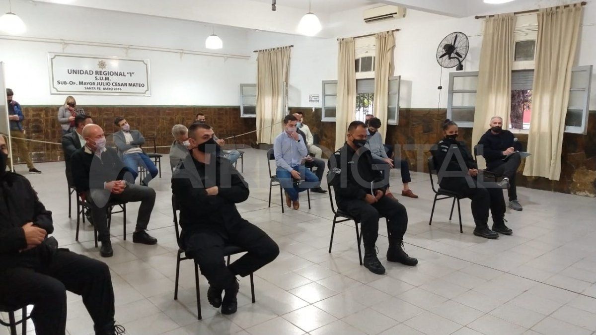 Representantes de los clubes Colón y Unión mantuvieron un encuentro con autoridades del Ministerio de Seguridad de Santa Fe en vísperas del cásico.&nbsp;