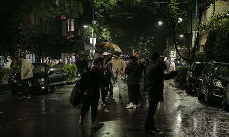 un sismo de 6,9 grados sacudio a la ciudad de mexico y zonas aledanas un sismo de 6,9 grados sacudio a la ciudad de mexico y zonas aledanas
