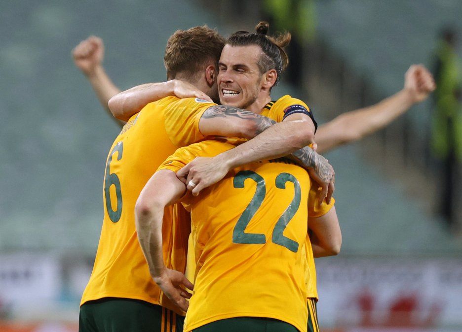 Gales se afirma en el grupo A de la mano de Gareth Bale.