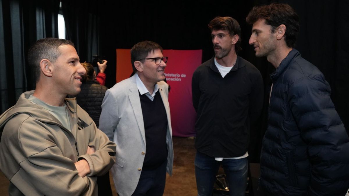 El Congreso incluye plenarios, entrevistas, talleres y conversatorios sobre entrenamiento y rendimiento deportivo, y la participación de varios referentes del deporte nacional. El Congreso incluye plenarios, entrevistas, talleres y conversatorios sobre entrenamiento y rendimiento deportivo, y la participación de varios referentes del deporte nacional. 