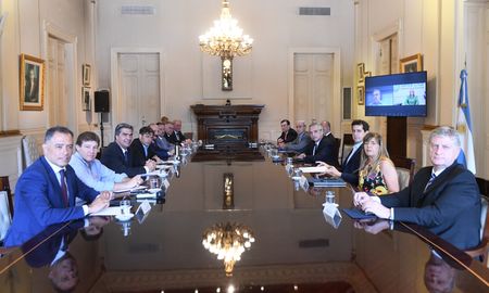 El presidente Alberto Fernández recibió este martes a un grupo de gobernadores oficialistas. El presidente Alberto Fernández recibió este martes a un grupo de gobernadores oficialistas.