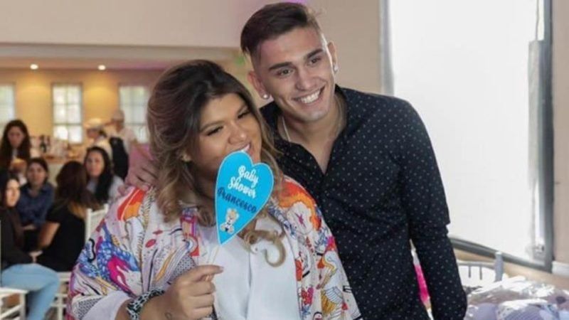 More Rial y el papá mostraron a su bebé