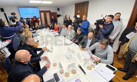 Esta semana culmina la ronda de consultas de la comisión encargada de analizar la necesidad de una reforma jubilatoria en la provincia de Santa Fe. Esta semana culmina la ronda de consultas de la comisión encargada de analizar la necesidad de una reforma jubilatoria en la provincia de Santa Fe.