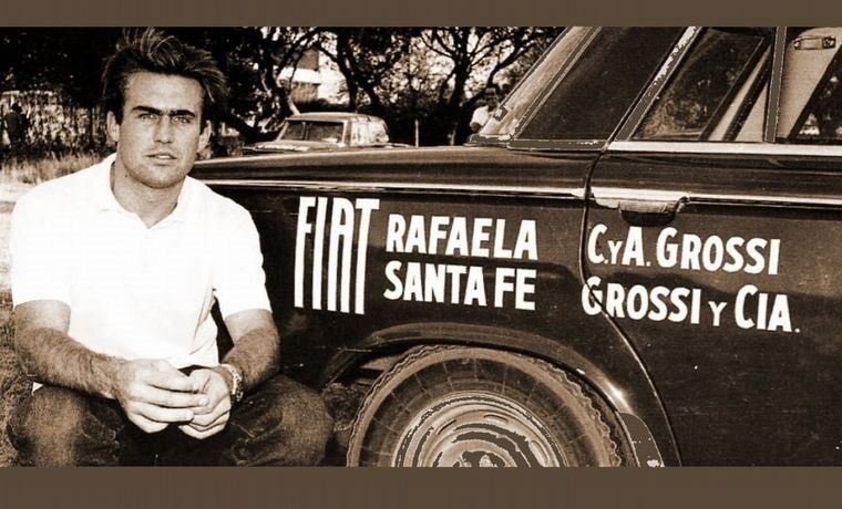 El domingo 30 de mayo de 1965, debutó oficialmente en el Turismo Mejorado Anexo J, en La Cumbe, Córdoba. Lo hizo con un Fiat 1500 de la escudería Grossi. Clasificó en la sexta posición (entre 31 participantes) pero, a poco de largar, debió abandonar por problemas mecánicos.