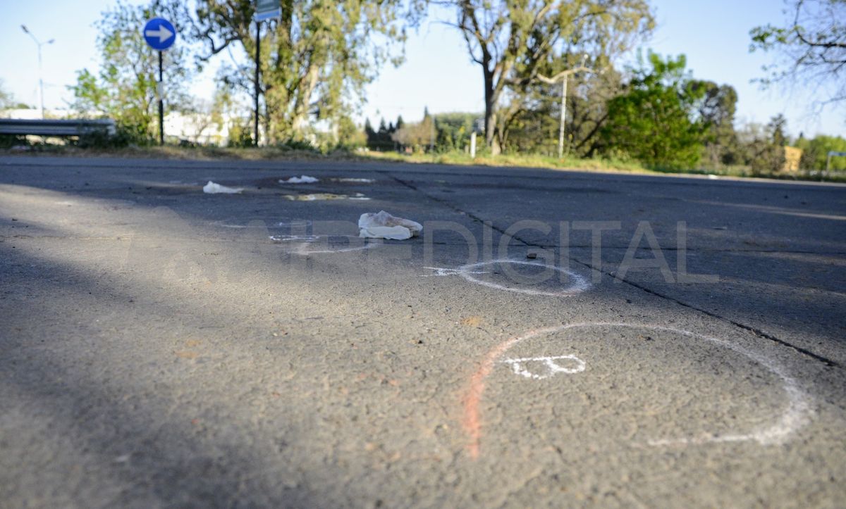 Lo ejecutaron de 16 disparos de calibre 9mm efectuados desde una moto. Un clásico crimen mafioso. Lo ejecutaron de 16 disparos de calibre 9mm efectuados desde una moto. Un clásico crimen mafioso.