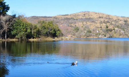 Las aguas cristalinas del Lago La Quintana invitan a relajarse, pescar y disfrutar de la tranquilidad en familia. Las aguas cristalinas del Lago La Quintana invitan a relajarse, pescar y disfrutar de la tranquilidad en familia.