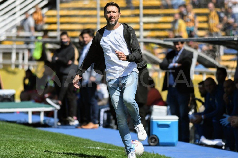 Kily González se sumó a la lista de candidatos a dirigir a Unión, luego de la salida de Sebastián Méndez. Kily González se sumó a la lista de candidatos a dirigir a Unión, luego de la salida de Sebastián Méndez.