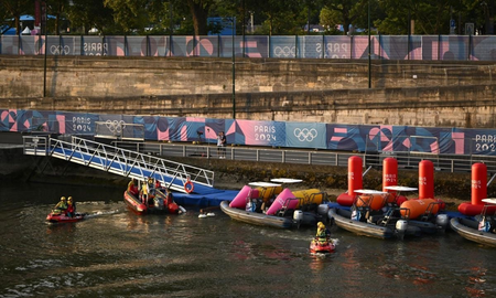 Se postergó el triatlón masculino por la contaminación del agua del río Sena de París Se postergó el triatlón masculino por la contaminación del agua del río Sena de París