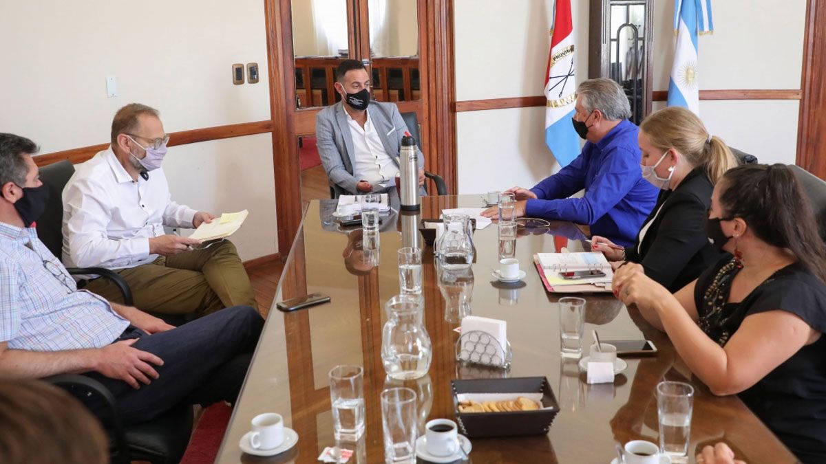 El Gobierno de Santa Fe se reunió con la UCR y abrió una ronda de diálogo con los partidos políticos de la oposición.