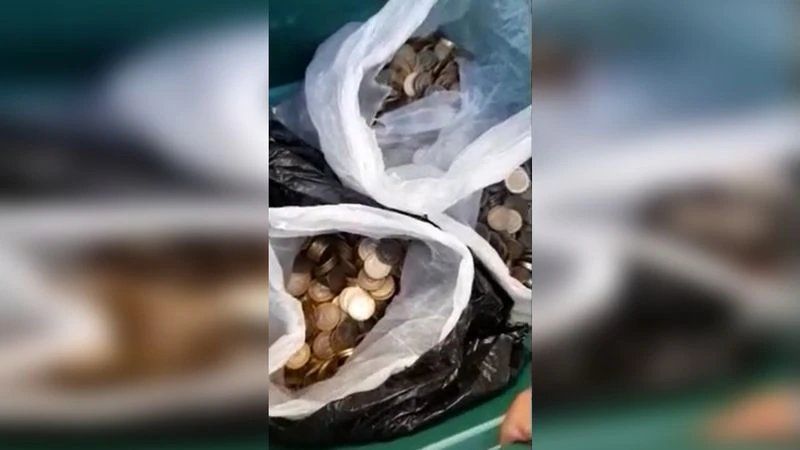 Así mostraba las bolsas con monedas. 