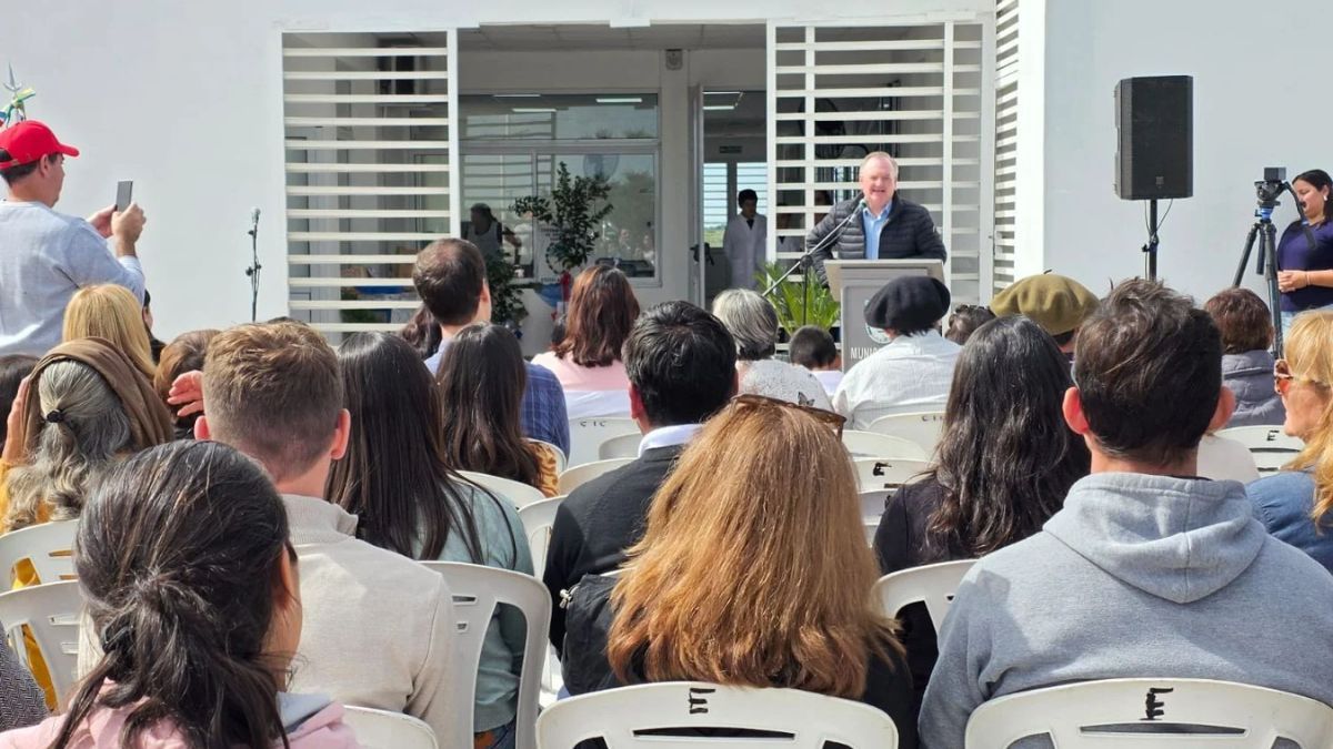 El acto de inauguración se realizó durante el martes por la mañana. El acto de inauguración se realizó durante el martes por la mañana.