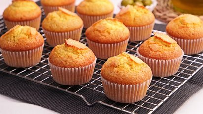 Magdalenas irresistibles sin harina ni azúcar: fáciles, con pocos ingredientes e ideales para la merienda