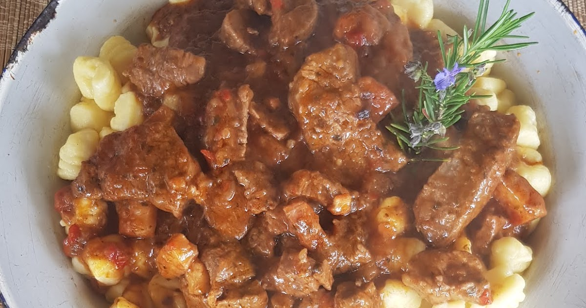 Los ñoquis con estofado de Guillermo Calabrese son una receta ideal para disfrutar en familia. Los ñoquis con estofado de Guillermo Calabrese son una receta ideal para disfrutar en familia.