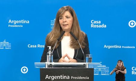 La portavoz del Gobierno elogió a la vicepresidenta. La portavoz del Gobierno elogió a la vicepresidenta.